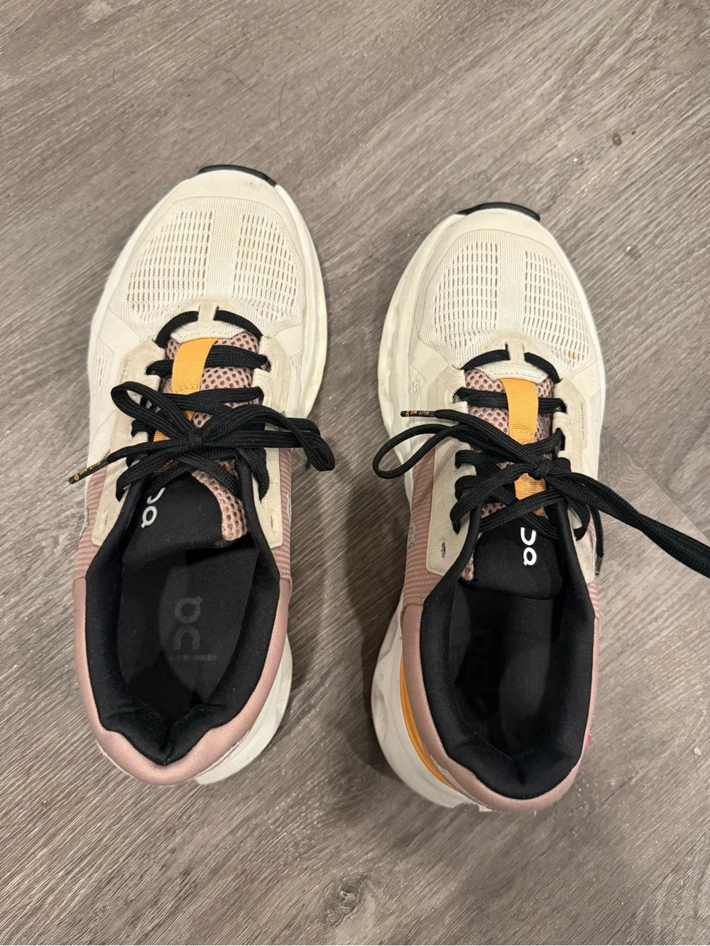 On Cloudrunner 2 in Pearl and Tangerine. Women’s Sz 8.